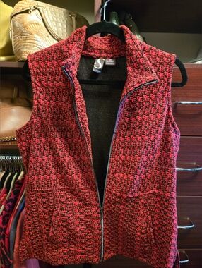 Sportelle Knit Sweatervest in Petite Large